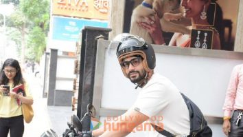 Photos: Sunny Kaushal snapped in Bandra