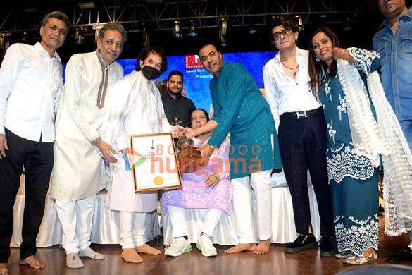 Photos: Ustad Zakir Hussain conferred with the Padma Vibhushan Ustad Ghulam Mustafa Khan Award