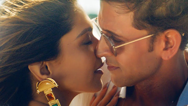 Fighter: Bekaar Dil (Song) Hrithik Roshan, Deepika Padukone Fighter: Bekaar Dil (Song) Hrithik Roshan, Deepika Padukone
