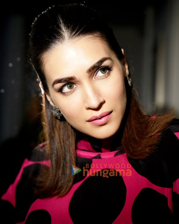 kriti sanon 8 52