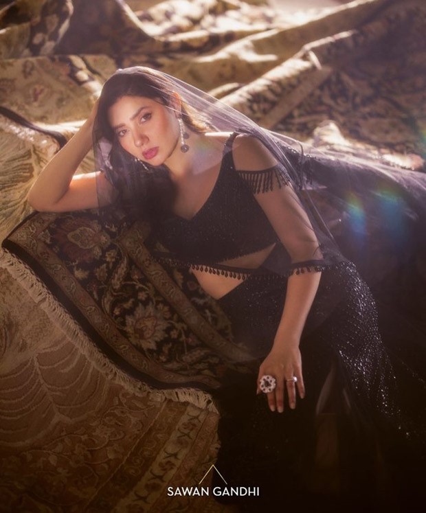 Mahira Khan dazzles as she showcases Indian designer Sawan Gandhi's exquisite creations