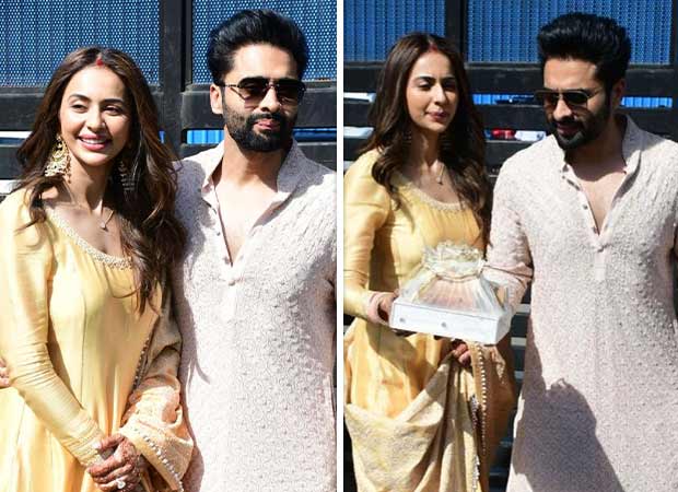 Newlyweds Rakul Preet Singh and Jackky Bhagnani distribute sweets to media after returning to Mumbai