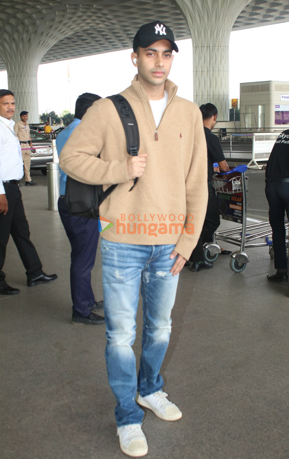 photos agastya nanda shilpa shetty and raashii khanna snapped at the airport 2