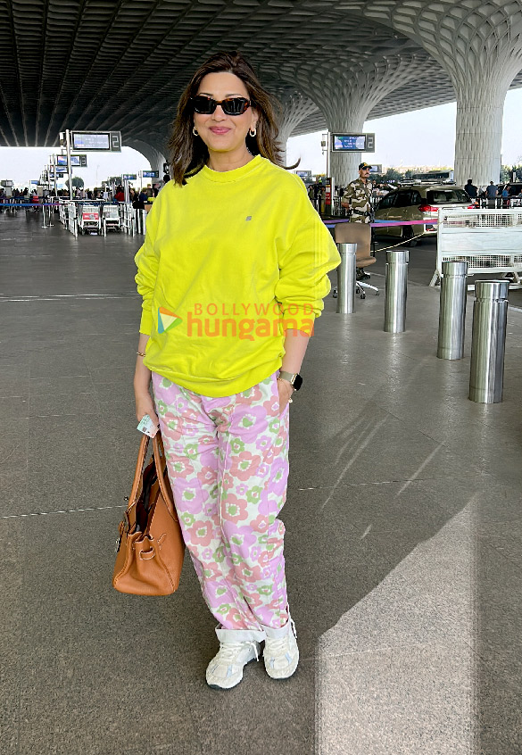 photos alia bhatt and sonali bendre snapped at the airport 2
