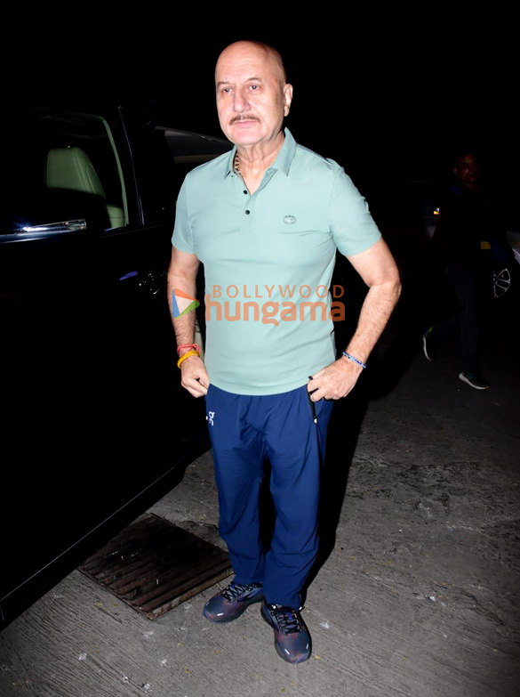 Photos: Anupam Kher and Russell Peters snapped at Gigi restaurant in Bandra Photos: Anupam Kher and Russell Peters snapped at Gigi restaurant in Bandra