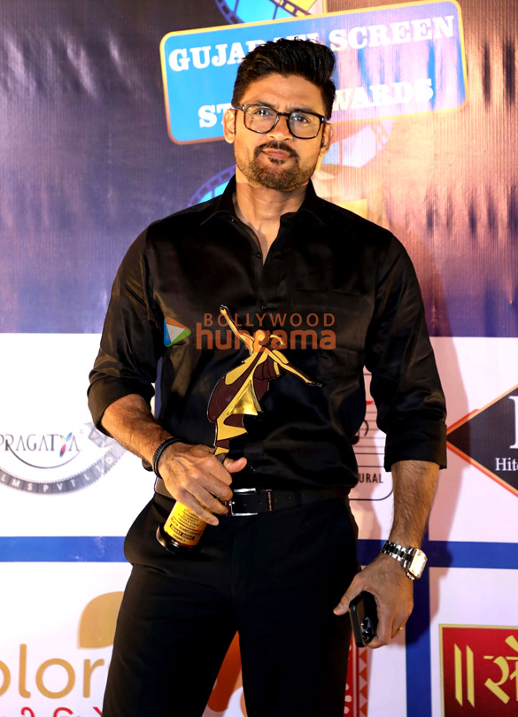 photos arjan bajwa deepshikha nagpal and others attend the 21st transmedia gujarati screen and stage awards 6