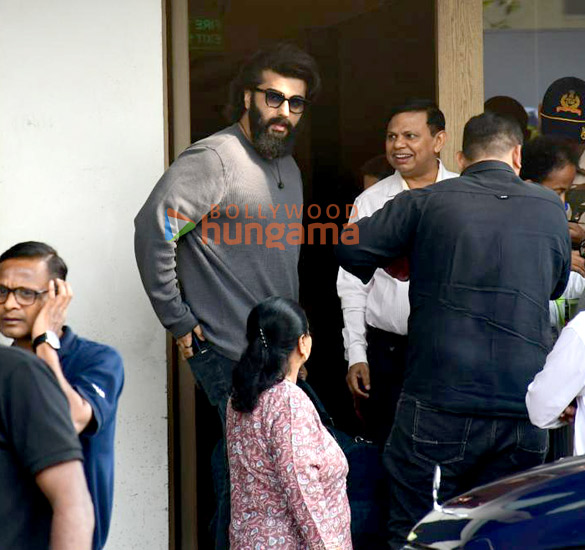 photos arjun kapoor snapped at kalina airport 3