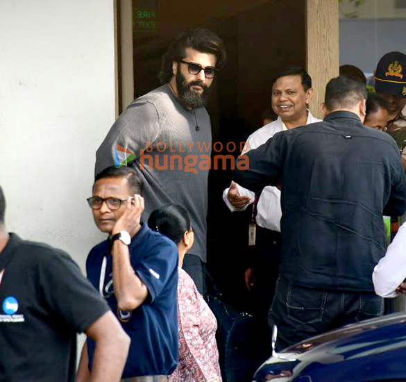 photos arjun kapoor snapped at kalina airport 4