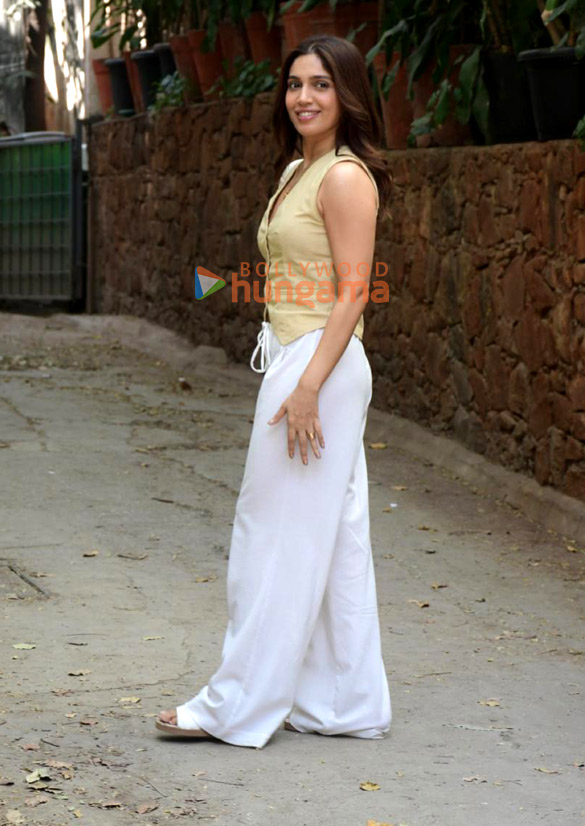 photos bhumi pednekar snapped outside krome studio in bandra 2 4
