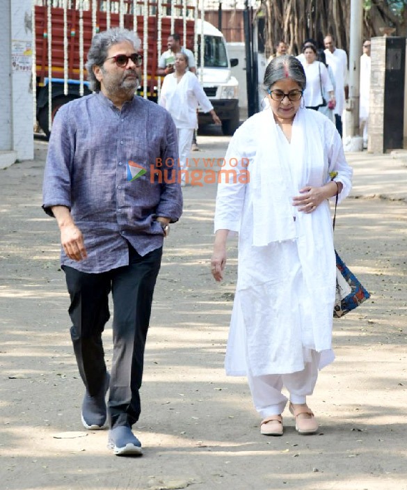 photos celebs attend the last rites of pankaj udhas in mumbai 1 6
