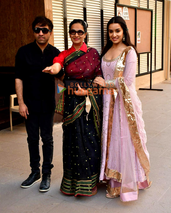 Photos: Celebs grace Musical Night hosted by Tejaswini Kolhapure Photos: Celebs grace Musical Night hosted by Tejaswini Kolhapure