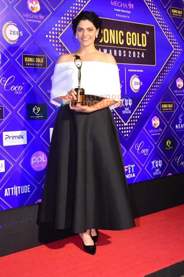 photos celebs grace the premiere of marathi film sridevi prasanna 4569 8