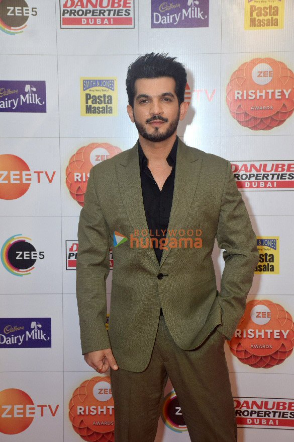 photos celebs grace the red carpet of zee rishtey awards nomination party 3