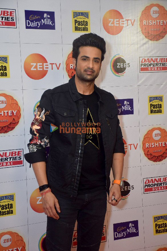 photos celebs grace the red carpet of zee rishtey awards nomination party 6