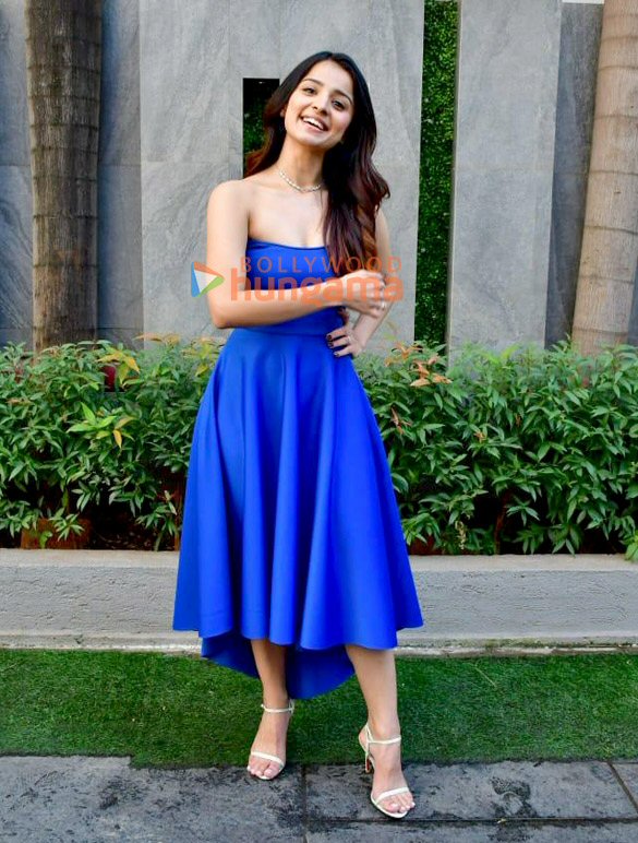 photos emraan hashmi mouni roy shriya saran mahima makwana and rajeev khandelwal snapped promoting showtime 8