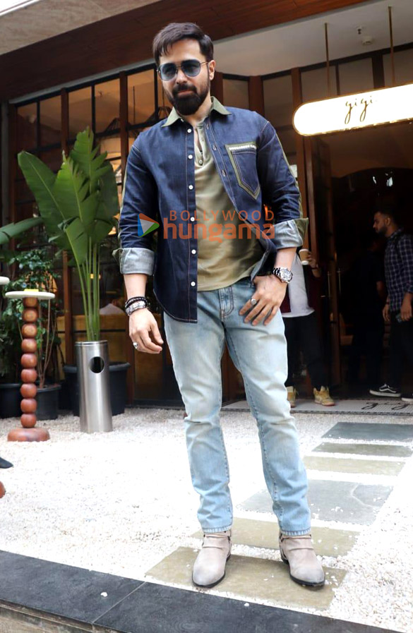 photos emraan hashmi snapped outside gigi restaurant in bandra 4