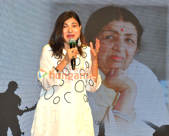 photos javed akhtar udit narayan shaan others pay tribute to lata mangeshkar at isamra sangeetmay baithak 6
