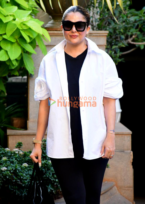 photos kareena kapoor khan saif ali khan randhir kapoor taimur ali khan snapped at jehs birthday party 11