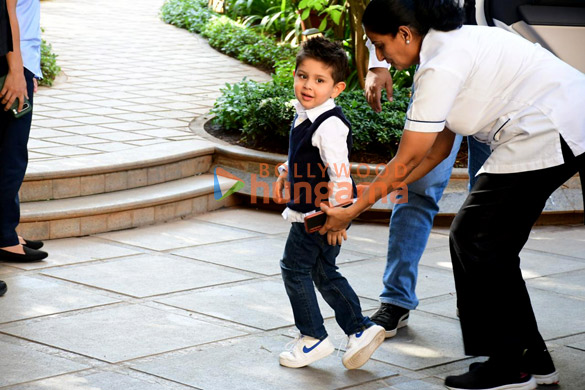photos kareena kapoor khan saif ali khan randhir kapoor taimur ali khan snapped at jehs birthday party 4