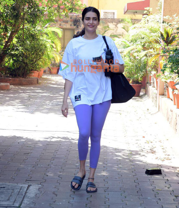 photos karishma tanna snapped outside diva yoga in bandra 3 2