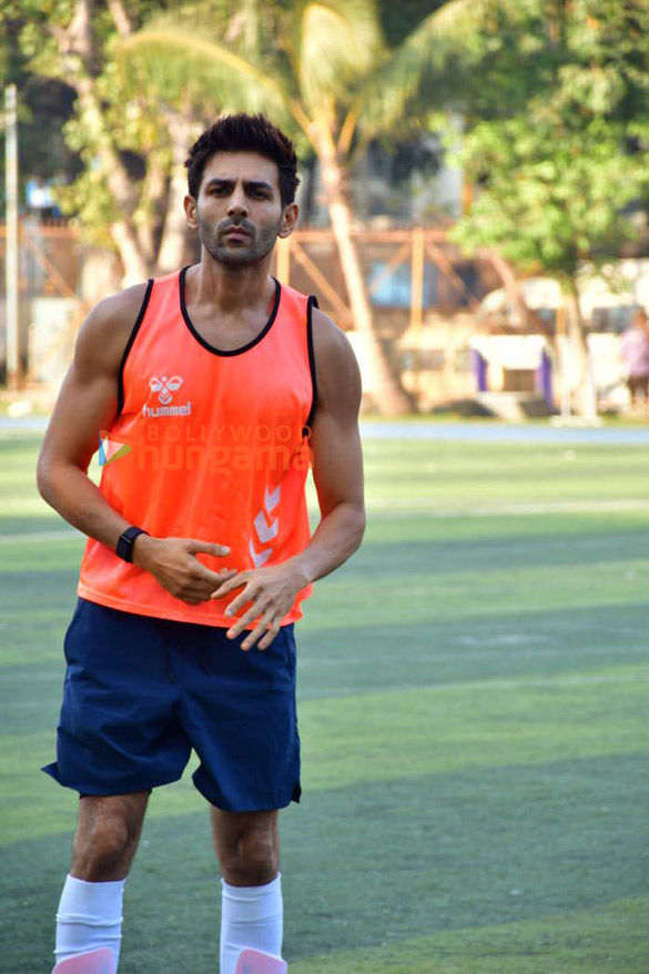 photos kartik aaryan abhimanyu dassani and aparshakti khurana snapped at all star fc football match in juhu 6