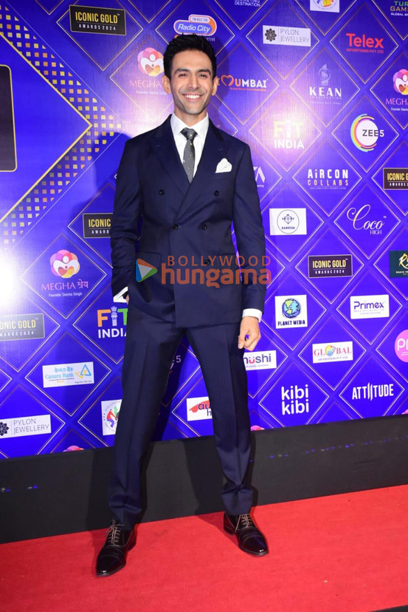 photos kartik aaryan sanya malhotra and others grace the iconic gold awards 2024 3