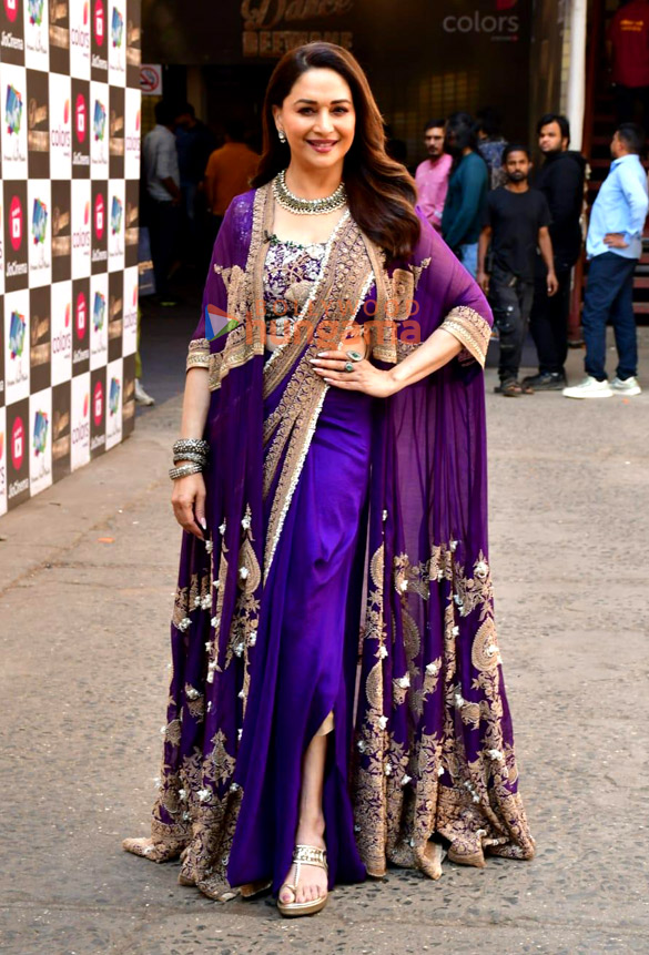 photos madhuri dixit and suniel shetty snapped on the sets of dance deewane 1 3