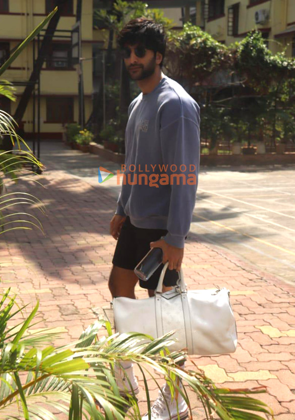 photos meezaan jafri snapped outside the gym in bandra 2
