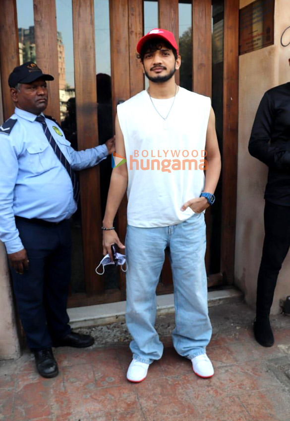 photos munawar faruqui snapped in bandra 1 2