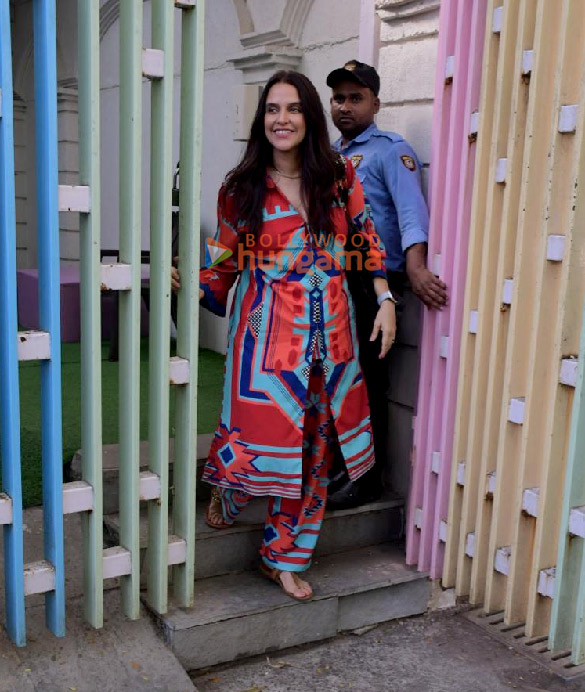 photos neha dhupia snapped in andheri 2