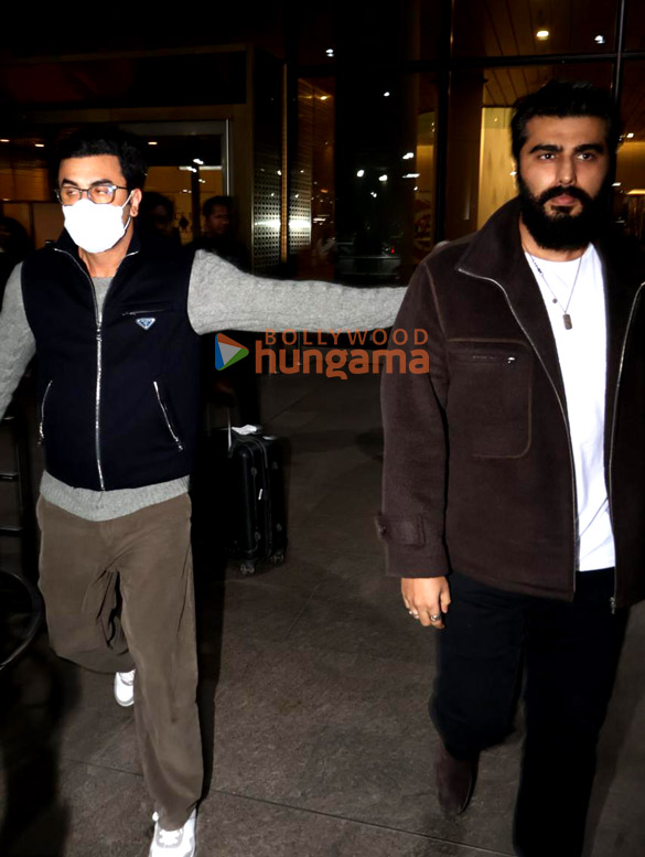 Photos: Ranbir Kapoor and Arjun Kapoor snapped at the airport Photos: Ranbir Kapoor and Arjun Kapoor snapped at the airport