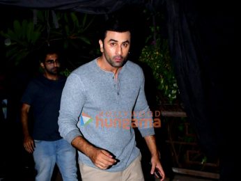 Photos: Ranbir Kapoor snapped in Mumbai Photos: Ranbir Kapoor snapped in Mumbai