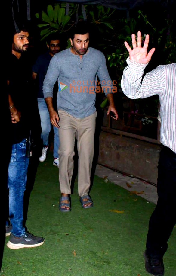 photos ranbir kapoor snapped in mumbai 4