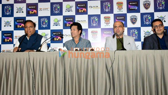 photos saif ali khan and sachin tendulkar snapped at the ispl indian street premiere league 4
