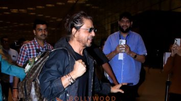 Photos: Shah Rukh Khan and Anjali Arora snapped at the airport