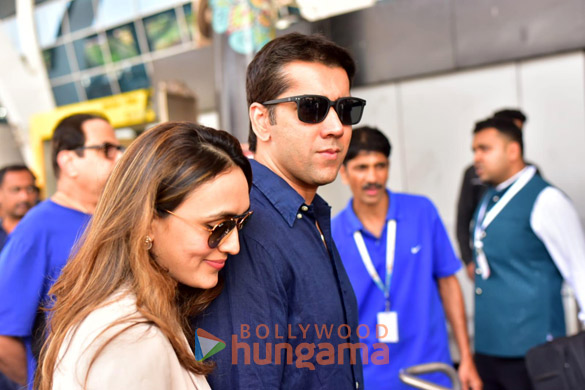 photos shilpa shetty shetty raj kundra and others snapped at goa airport 2