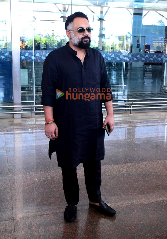 photos shilpa shetty shetty raj kundra and others snapped at goa airport 5 1