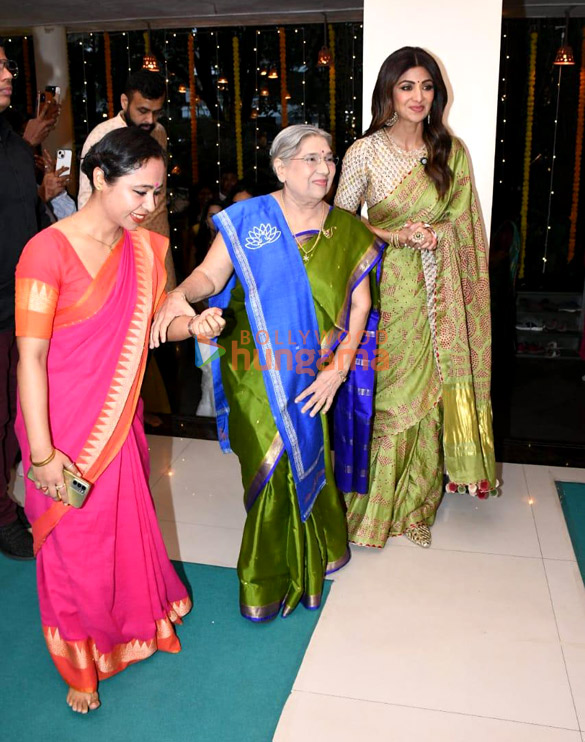 photos shilpa shetty snapped at the launch of dr hansaji yogendras latest book the sattvik kitchen 3