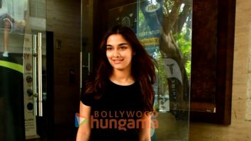 Photos: Siddhant Chaturvedi and Saiee Manjrekar snapped in Juhu