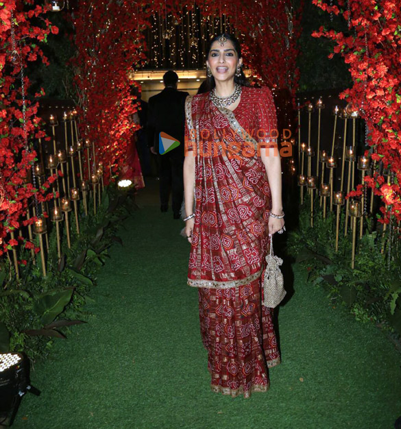 photos sonam kapoor ahuja snapped in town 5