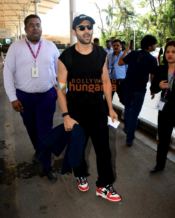 photos tiger shroff sidharth malhotra and kartik aaryan snapped at kalina airport 6