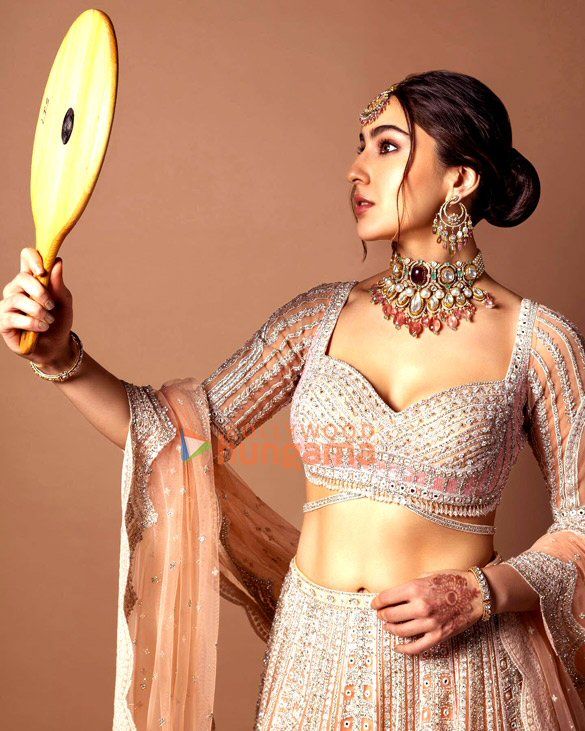 sara ali khan 8 9