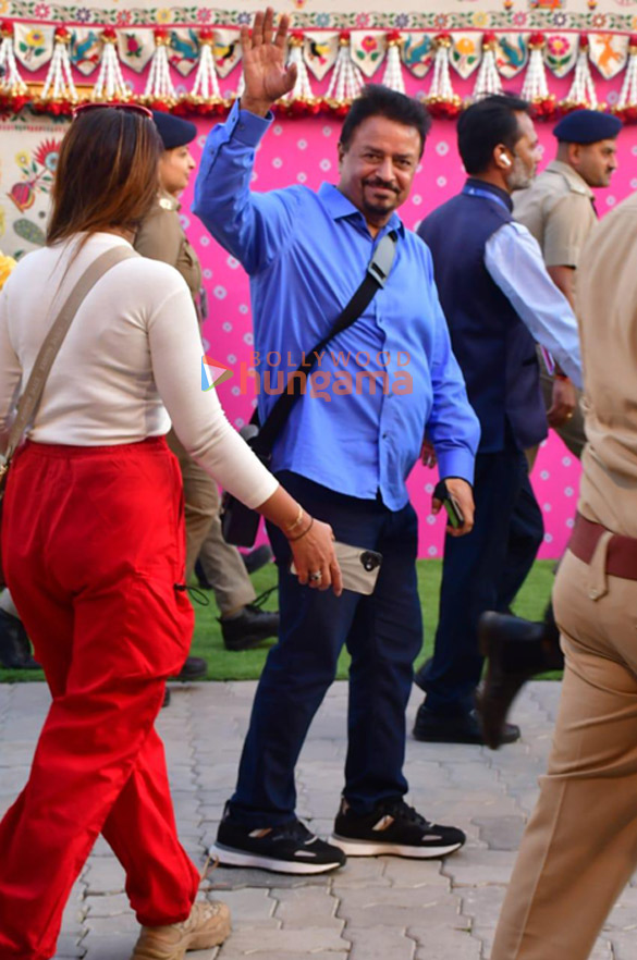 aamir khan akshay kumar kareena kapoor khan madhuri dixit and others arrive at jamnagar for anant ambanis pre wedding festivities 4