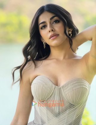 Alaya F