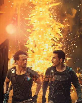 Bade Miyan Chote Miyan stills