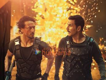 Bade Miyan Chote Miyan stills