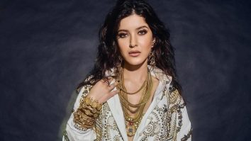 Makes us want another glance! Shanaya Kapoor