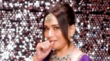 Nostalgia! Madhuri Dixit is serving some looks in this iconic purple saree
