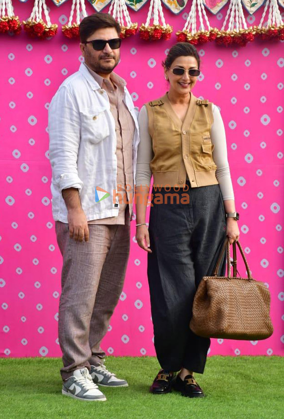 photos aamir khan akshay kumar kareena kapoor khan madhuri dixit and others arrive at jamnagar for anant ambanis pre wedding fest 26