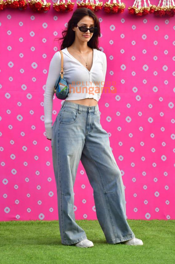 photos aamir khan akshay kumar kareena kapoor khan madhuri dixit and others arrive at jamnagar for anant ambanis pre wedding fest 28